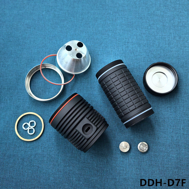 21700/46950/三灯手电筒外壳 DDH-D7E/D7F - 图1