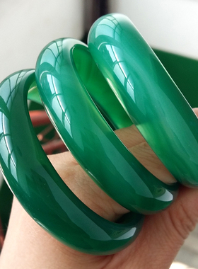 纯天然绿色玉石玛瑙手镯送妈妈