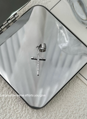 S925纯银十字架镶钻简约百搭吊坠小众设计轻奢高级ins气质时尚