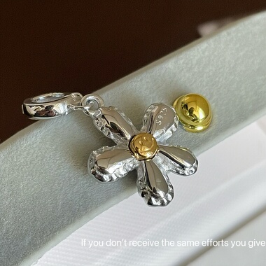 S925纯银笑脸花朵吊坠项链轻奢小众设计感高级简约气质毛衣链