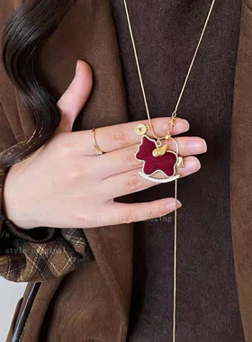 新年红丝绒小马本命年轻奢毛衣链