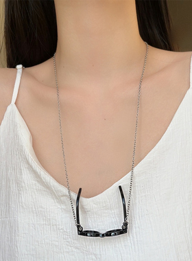 UNBEATEN复古透明眼镜项链女小众设计感锁骨链长款毛衣链卫衣配饰