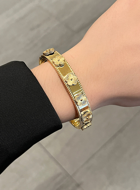 复古五叶花钛钢手镯女潮轻奢小众设计高级感手环时尚手饰品不掉色