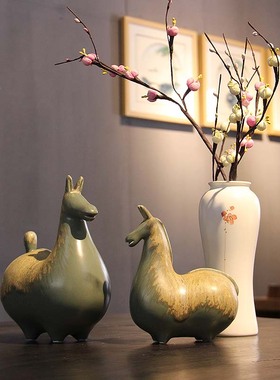 新中式风招财办公室礼物陶瓷马