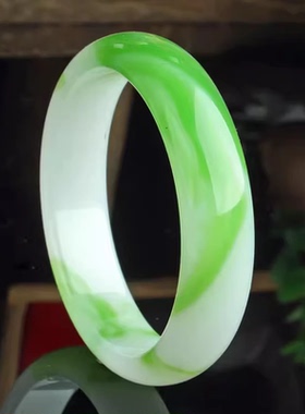 仿玉飘翠镯子时尚旺夫羊脂玉半白半绿飘花新疆和田玉白玉带翠手镯