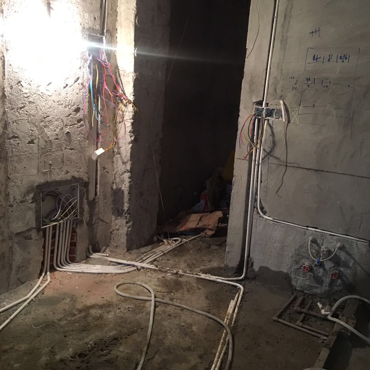 Guangzhou fully packaged repair of old houses, rough houses, rental houses, villa decoration, reconstruction, repair, mud and water engineering construction and renovation