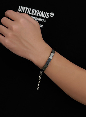 黑胆石潮流手链磁铁助睡眠不掉色钛钢百搭高级饰品强磁力老人手饰