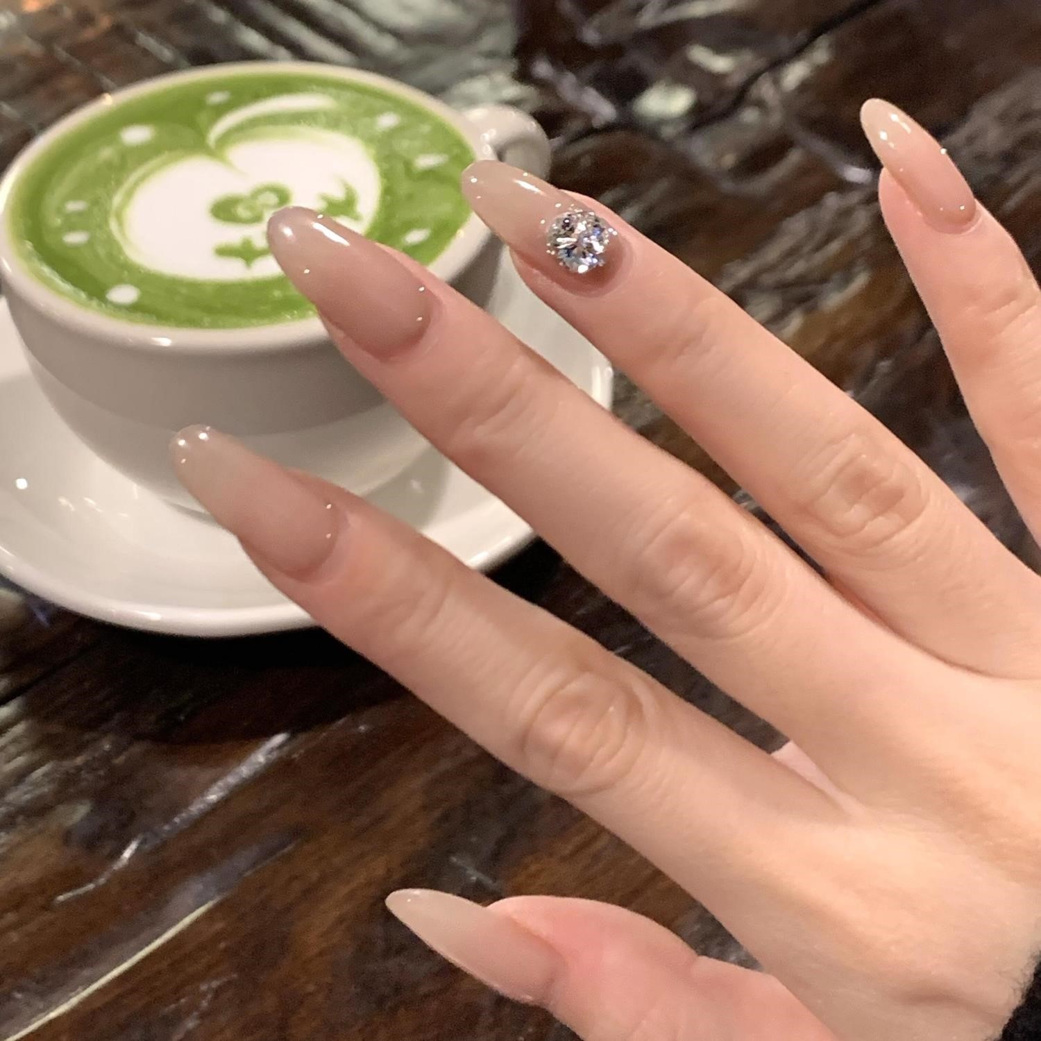 小红书同款穿戴甲片日常显白美甲气质冰透色钻球温柔奶茶裸色美甲,淘宝优惠券,粉丝福利购,淘宝优惠卷