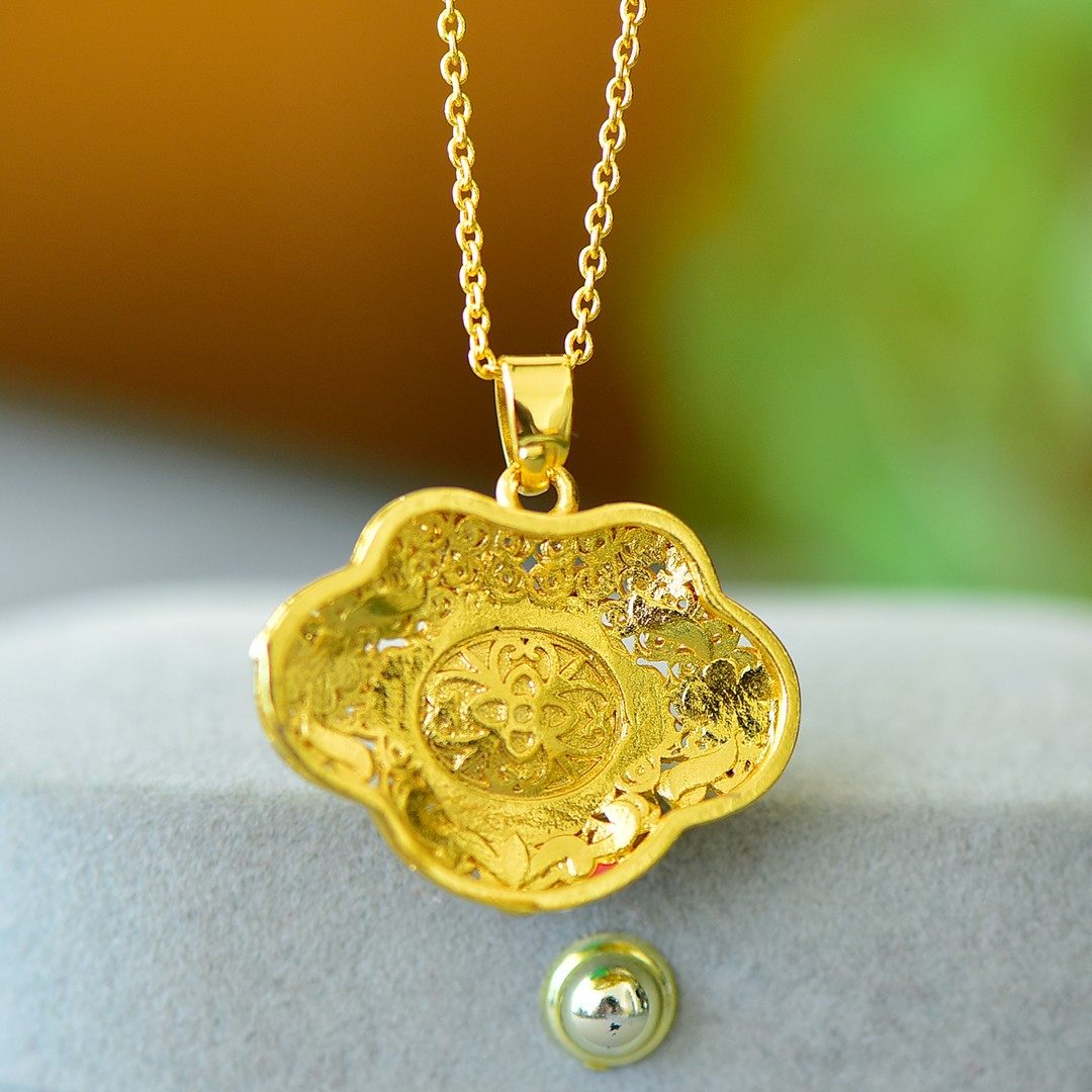 古法鎏金镶绿玉髓蛋面珐琅如意锁吊坠女时尚碧玉项坠锁骨链不掉色,淘宝优惠券,粉丝福利购,淘宝优惠卷