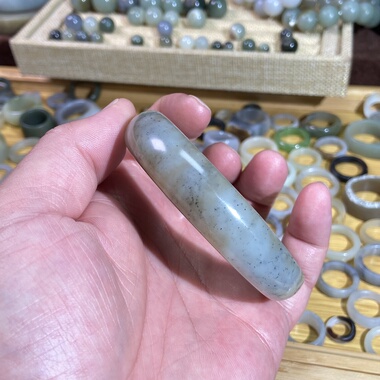 和田玉籽料手镯圈口57糖青花白底芝麻糊随型古风镯子留皮古韵福镯