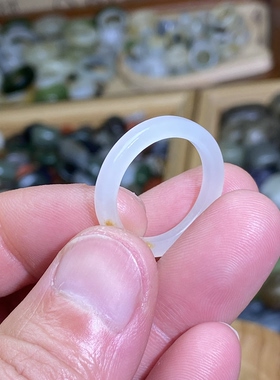 和田玉籽料卡18戒指洒金皮白玉直切随型戒圈跑环古风玉环文玩挂饰