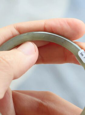 保真天然和田玉手镯58圈口证号1282136且末蓝糖色 新疆且末料圆条