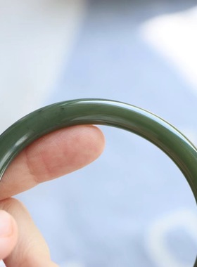 保真天然和田玉手镯64圈口证书编号5292954青绿色 青海黄口料圆条