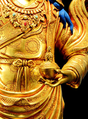 藏村铜鎏金桌面艺术摆件