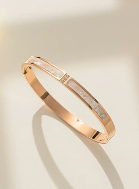 钛钢手镯女高级感彩白贝不掉色镶钻气质ins设计感不锈钢手环饰品