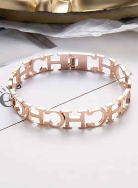 时尚百搭ins风不锈钢饰品镀金英文字母钛钢手镯女轻奢不褪色手饰