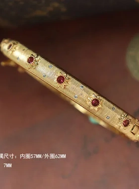 优雅女开口镶绿手镯轻奢拉丝手环复古宫廷皓石女轻奢意大利