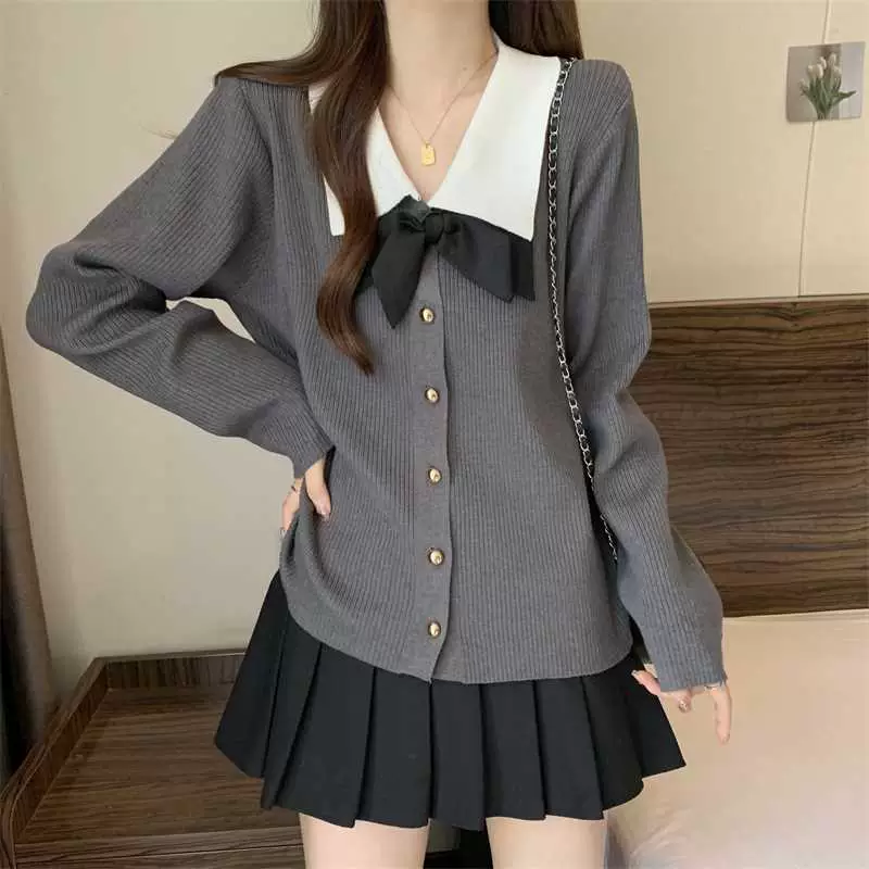 Knitted sweater with bow, for plus size ladies