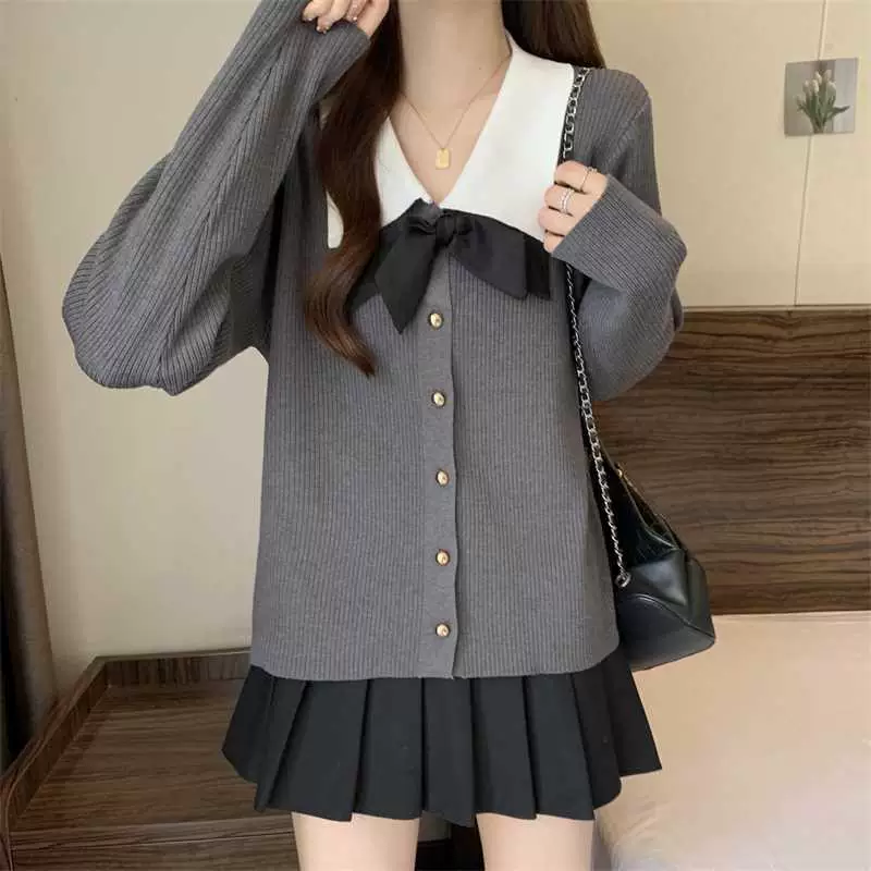 Knitted sweater with bow, for plus size ladies