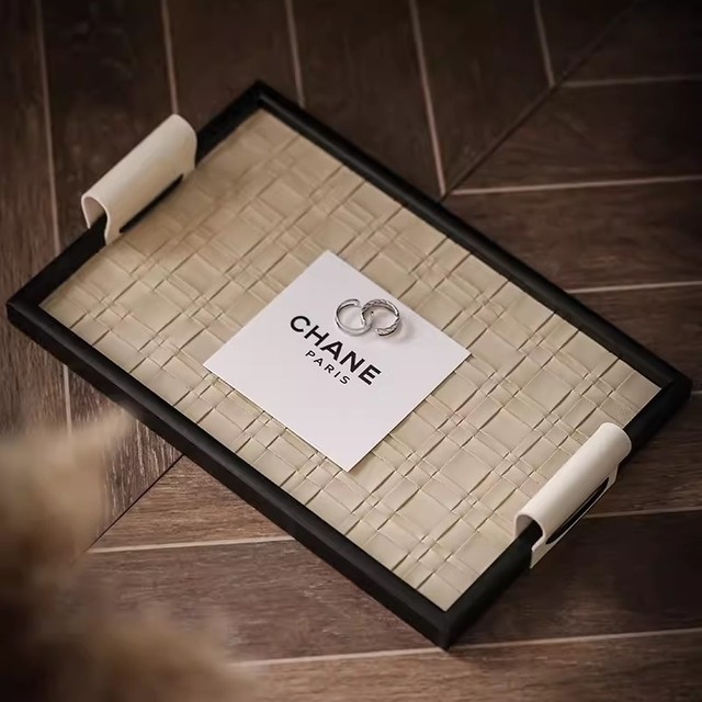 Light luxury leather jewelry entrance storage plate high-end black leather aromatherapy tray French jewelry ornaments