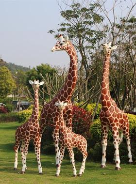 园林景观玻璃钢长颈鹿雕塑户外大型仿真动物摆件公园景区草坪装饰