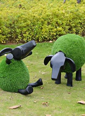 玻璃钢草皮羊雕塑小区幼儿园售楼部儿童摄影卡通小羊肖恩摆件造景