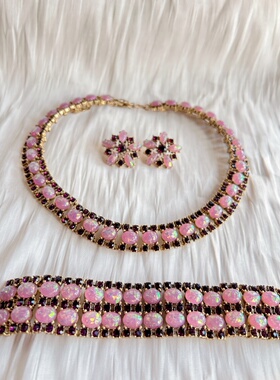 粉色满钻重工轻奢书册款项链