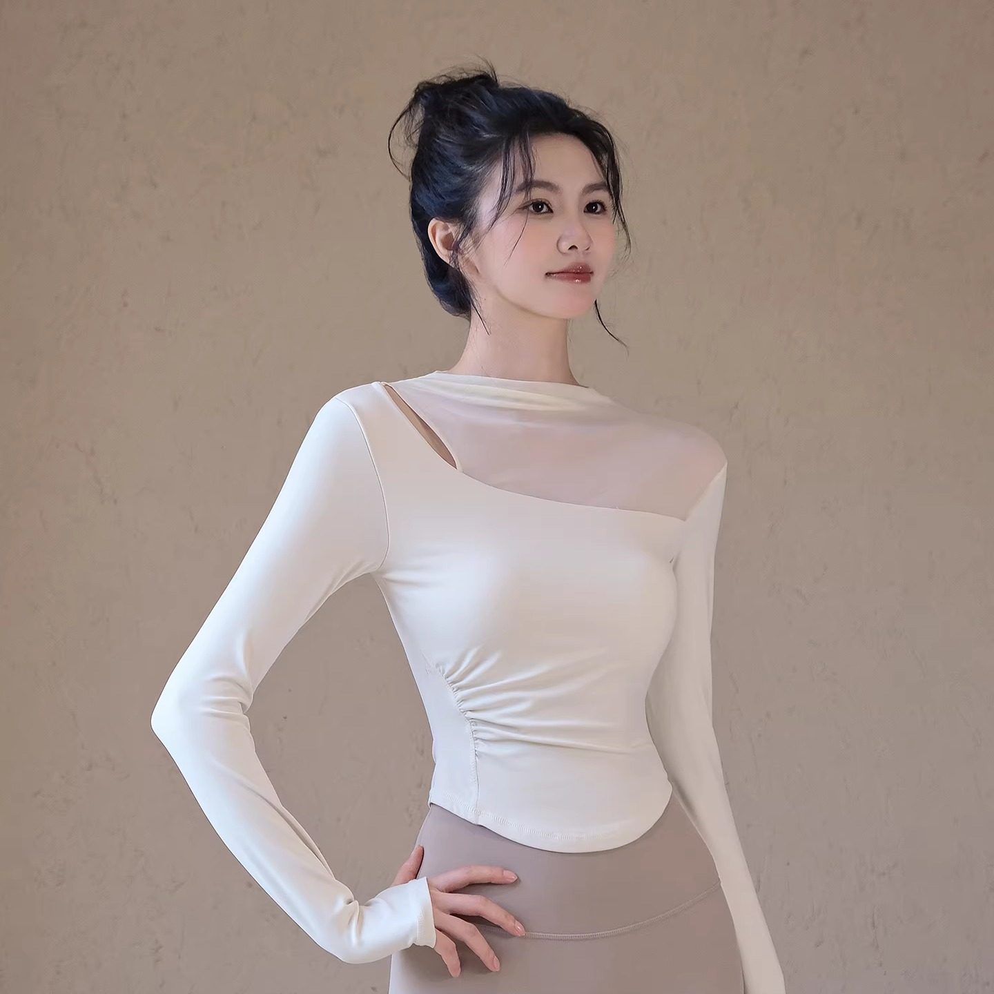 瑜伽服女秋冬带胸垫绝美运动上衣修身显瘦长袖跑步专业训练健身服,淘宝优惠券,粉丝福利购,淘宝优惠卷