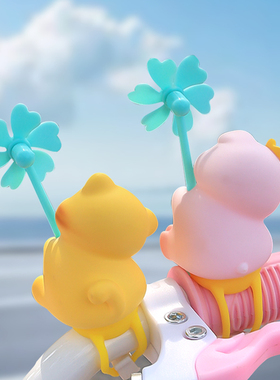 小鸭子电动车装饰摆件