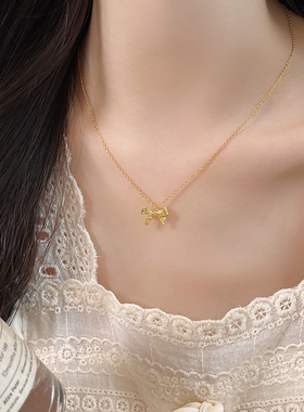 精致小众铜镀18K金色蝴蝶结吊坠项链轻奢气质百搭高级感锁骨链女