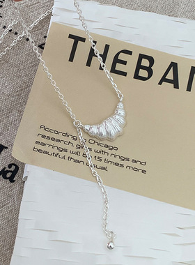 一恋甜美牛角包吊坠项链女链条流苏百搭锁骨链ins风网红