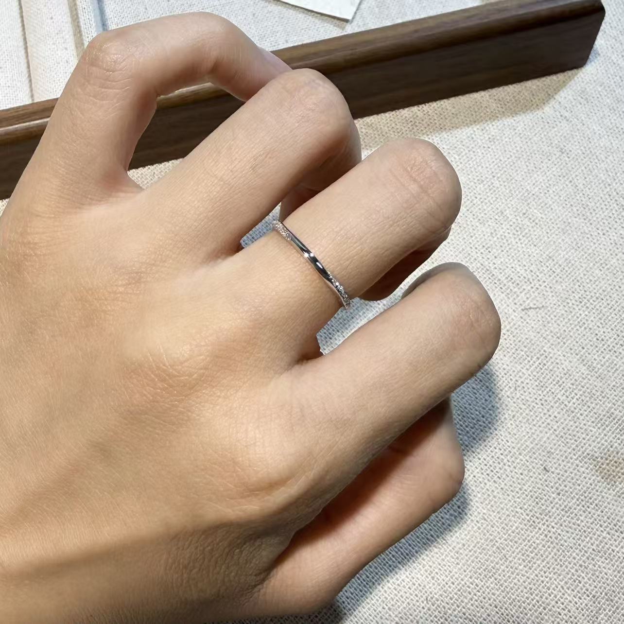 Pure silver 999 Mobius Austin sand shiny ring