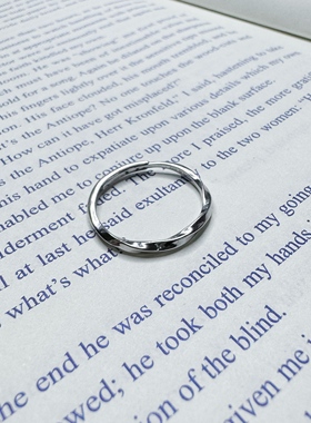 s999足银《莫比乌斯环》小众设计高级感轻奢气质百搭开口戒