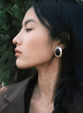波纹椭圆蛋形黑石耳环女