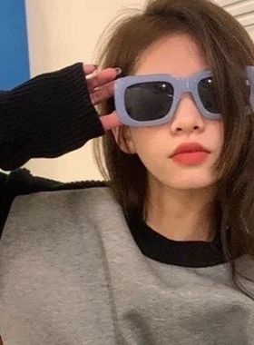 韩版街拍凹造型太阳眼镜女
