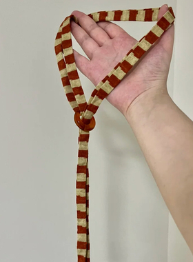 超独特！复古红色条纹丝巾项链