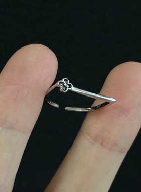 极简平行杠黑色花朵戒指时尚指环