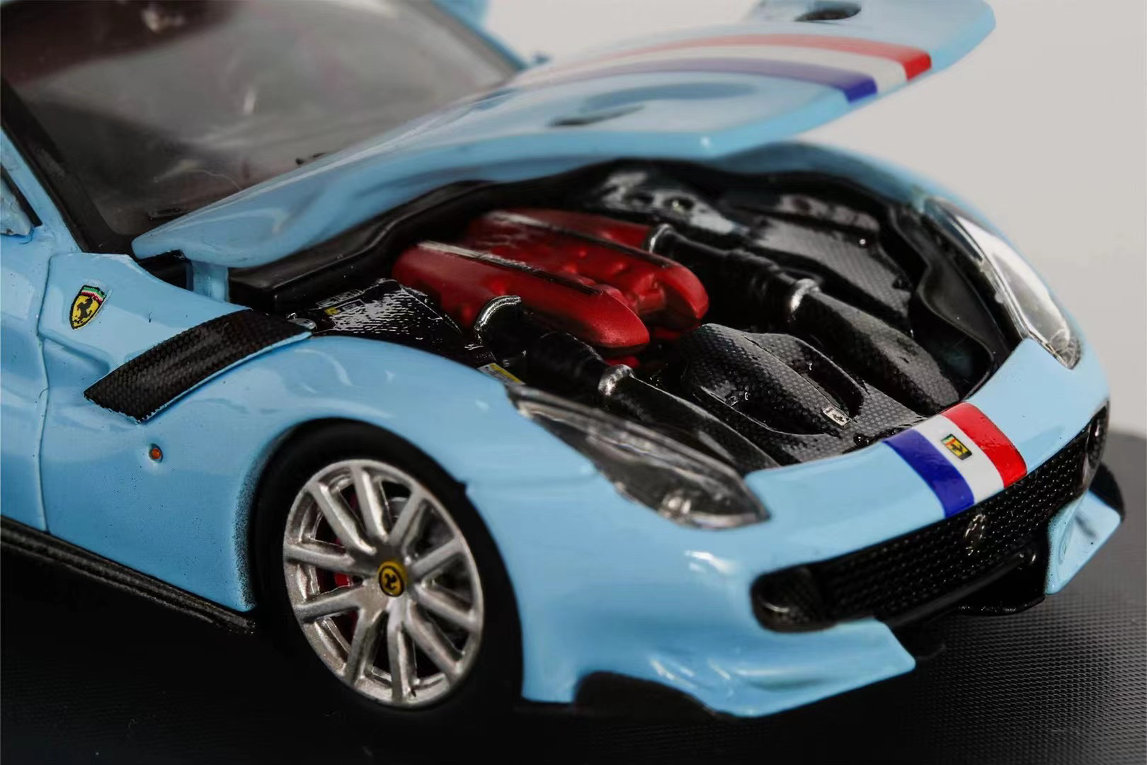 Little Toy 1:64 法拉利F12 TDF 可开盖 合金仿真汽车模型 - 图1