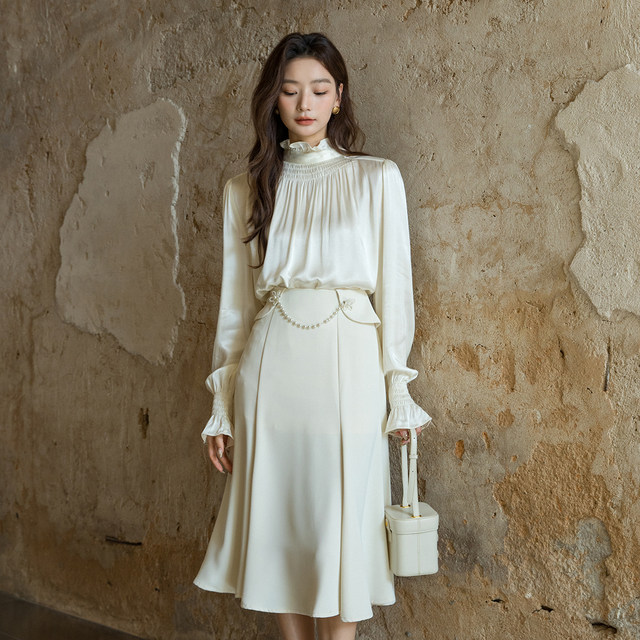 Fashionable, simple, versatile, retro, exquisite, slimming shirt