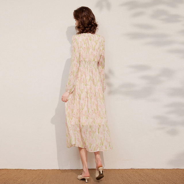 White deer language printed V-neck long-sleeved waist dress