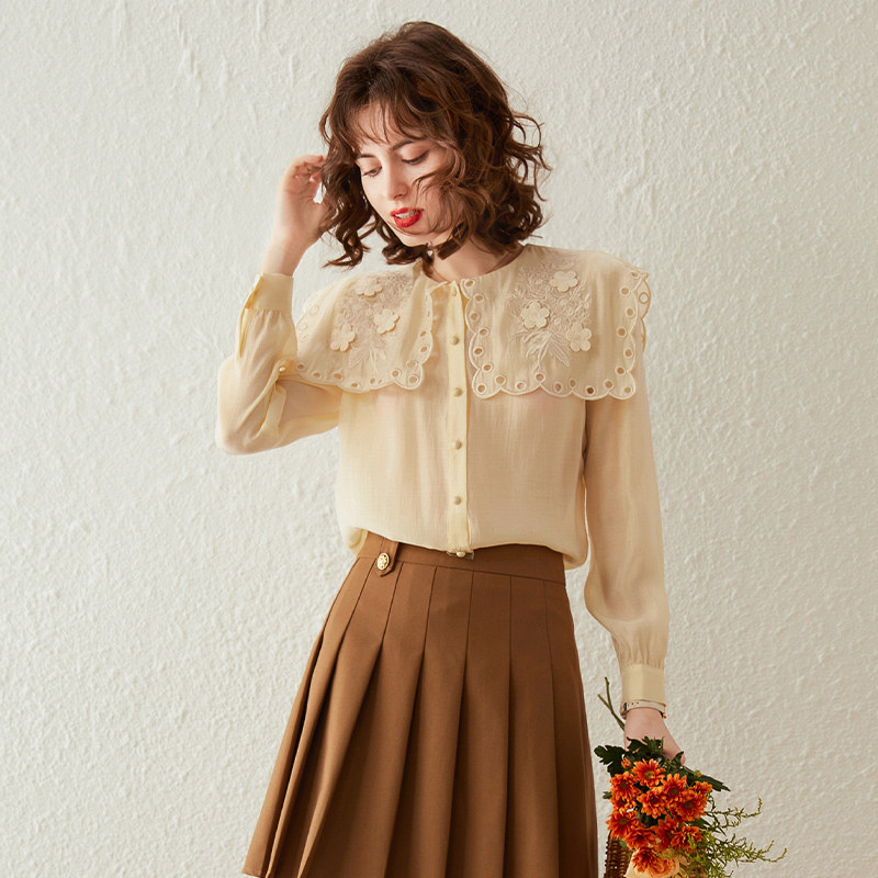 白鹿语重工花朵刺绣衬衫2025年春季新款娃娃领泡泡长袖减龄衬衣女,淘宝优惠券,粉丝福利购,淘宝优惠卷