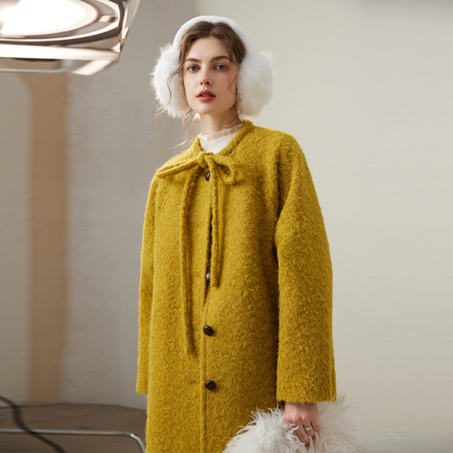 白鹿语时尚气质抽绳系带圆领外套2024冬新款落肩宽松长款女式大衣