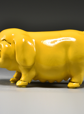 黄色实木质雕刻猪摆件十二生肖