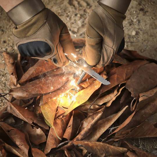 Houe de camping multifonctionnelle Nato, hache de montagne et pelle