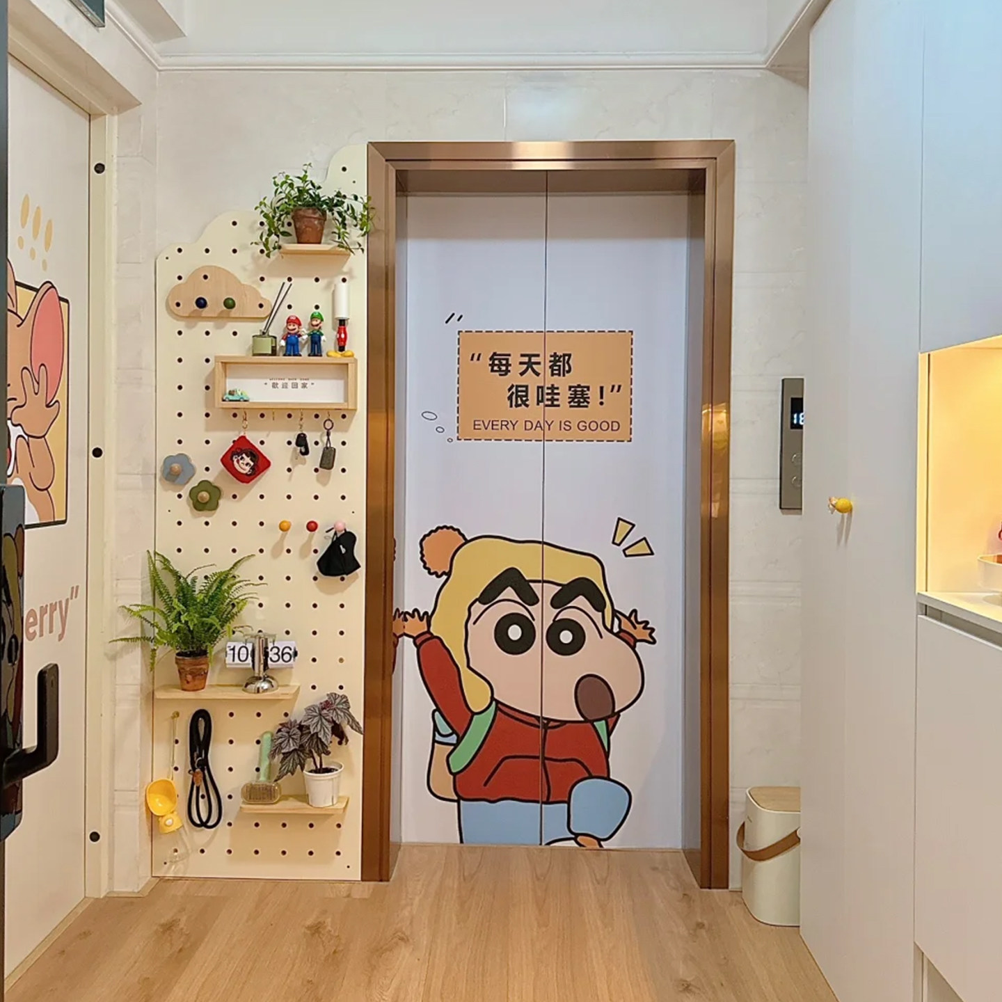 Hot selling 1000w+ solid wood hole board customized storage rack