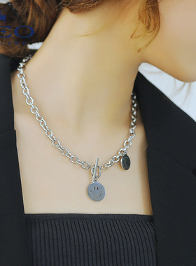 feo圆牌笑脸街头风设计师项链