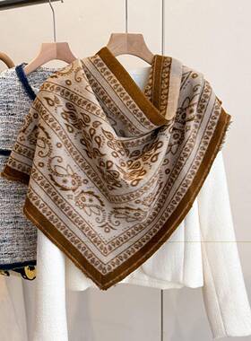 Women Bohemian Paisley Print Triangle Boho Fringe Trim Shawl