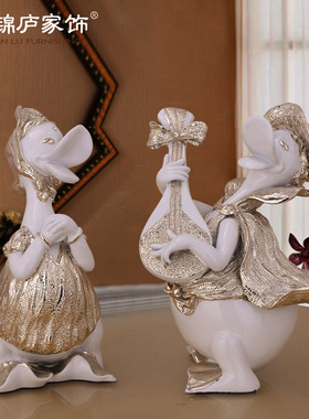 唐老鸭动漫可爱摆件欧式轻奢客厅玄关创意电视柜卧室软装结婚礼物