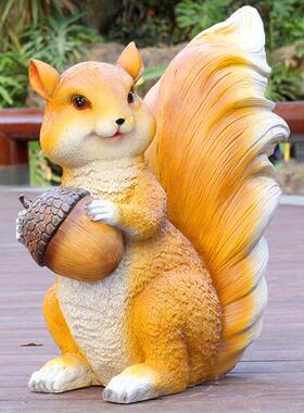 户外仿真小松鼠玻璃钢摆件花园庭院售楼部草坪装饰品大型动物雕塑