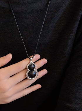 黑木葫芦项链气质高级感大气檀木吊坠秋冬新款多种戴法毛衣配饰潮